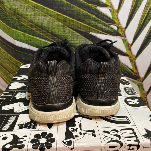 Sketchers Running Shoes - Picture 3 of 9